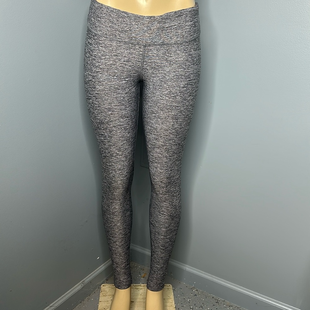 Pink ultimate leggings size S/P gray woman’s